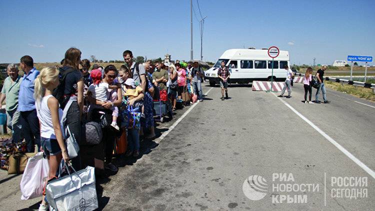 В Крыму хотят конфисковывать автобусы у нелегальных перевозчиков на границу