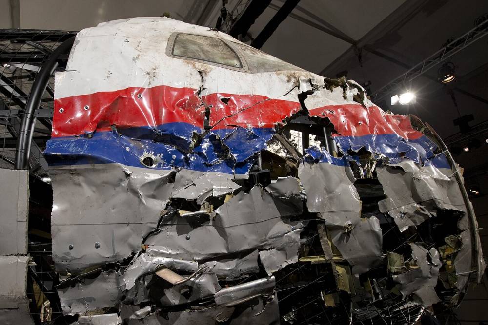 Запад затягивает с расследованием крушения MH-17 для давления на Россию – эксперт