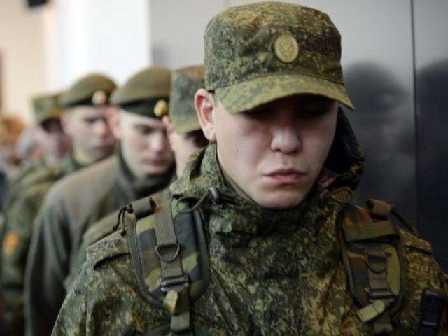 Российским военнослужащим существенно повысят зарплаты