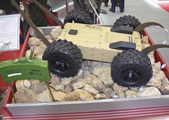 Для инженерных войск России разрабатывается новый робот-сапер «Скорпион»