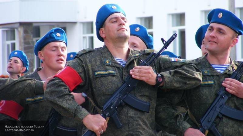 Рядовые и сержанты ВС России осенью получат существенную прибавку к зарплате