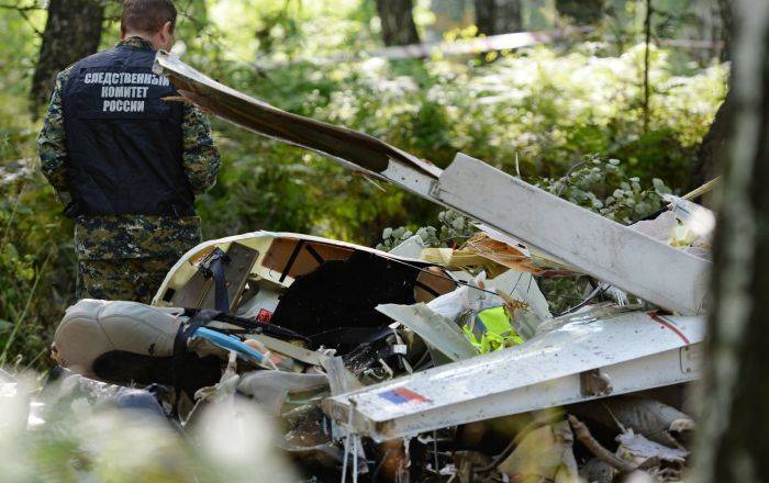 Легкомоторный самолет упал на частный дом в Чечне, есть пострадавшие