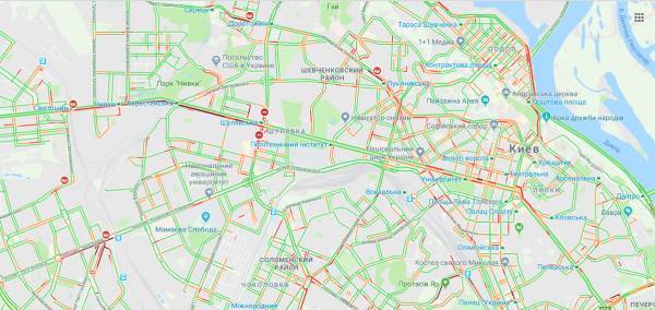 Важные улицы Киева сковали пробки. Куда не стоит ехать 17 июля