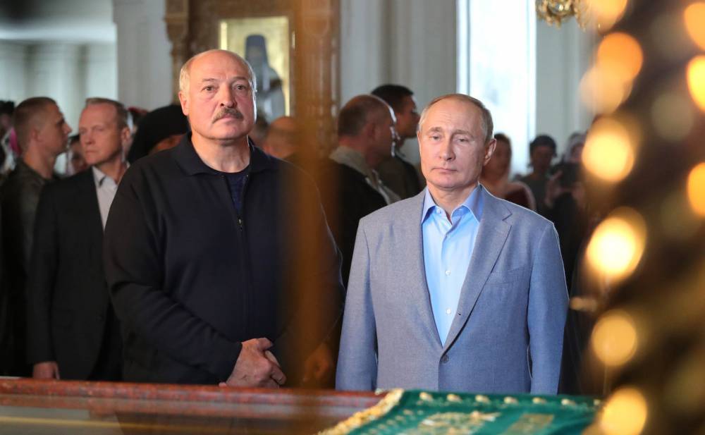 Лукашенко на Валааме не крестился и пообещал вернуться с топором