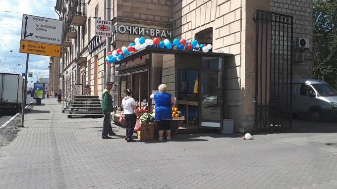 Павильон раздора. Жители Красногвардейского района не рады новым торговцам