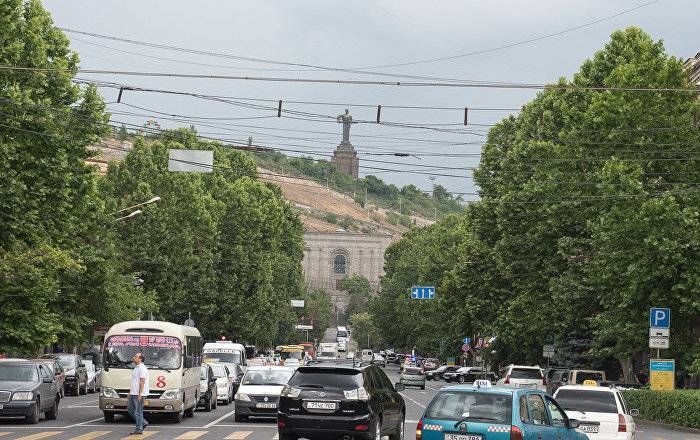 Ереван с высоты птичьего полета: как строили и во что превратили "Монумент"