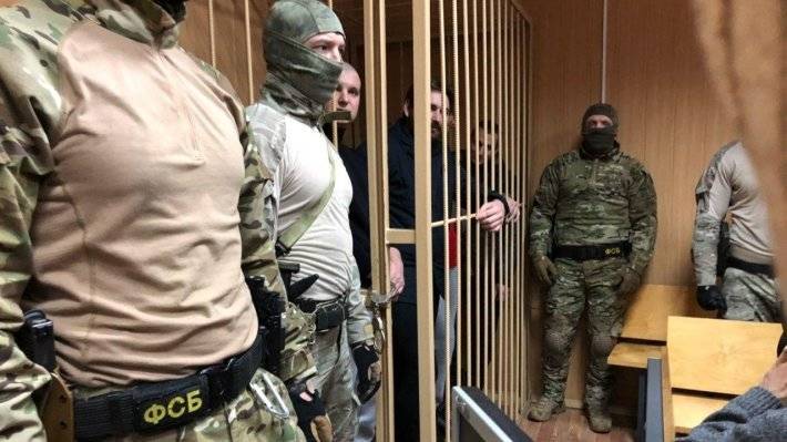 Суд продлил арест всем украинским морякам на три месяца