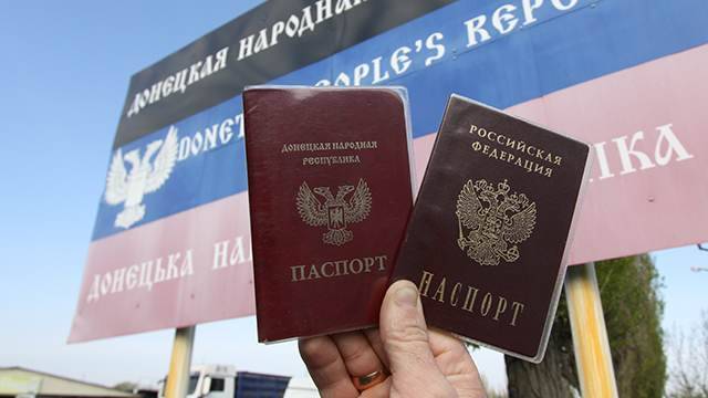 Указ о гражданстве РФ для жителей Донбасса назвали своевременным. РЕН ТВ