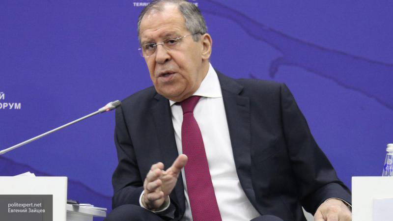 Лавров заявил о готовности Москвы взаимодействовать с Киевом на базе уважения интересов