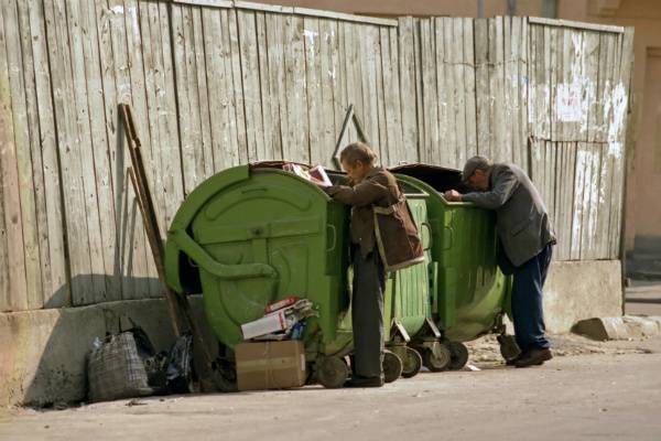 Беднейших граждан России внесут в специальный реестр