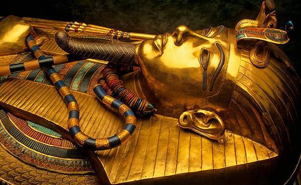 Золотая усыпальница: в Египте начали реставрацию саркофага Тутанхамона