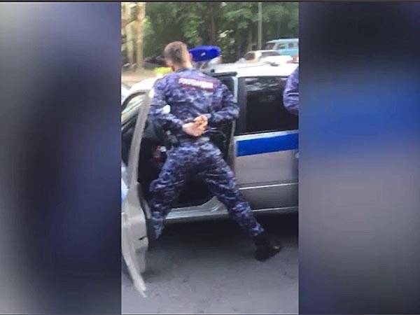 В Петербурге задержаны сотрудники Росгвардии, подбросившие школьнику наркотики и требовавшие взятку