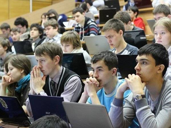 Большинство россиян сочли высшее образование необходимостью