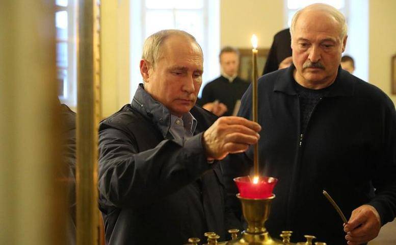Путину и Лукашенко подарили иконы Коневской Божьей Матери