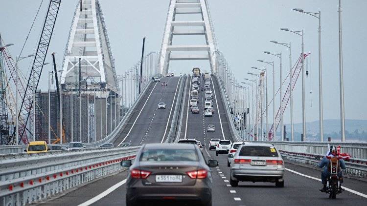 С начала лета по Крымскому мосту проехали почти миллион машин