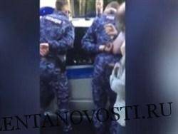 Задержание росгвардейцев за подбрасывание наркотиков попало на видео