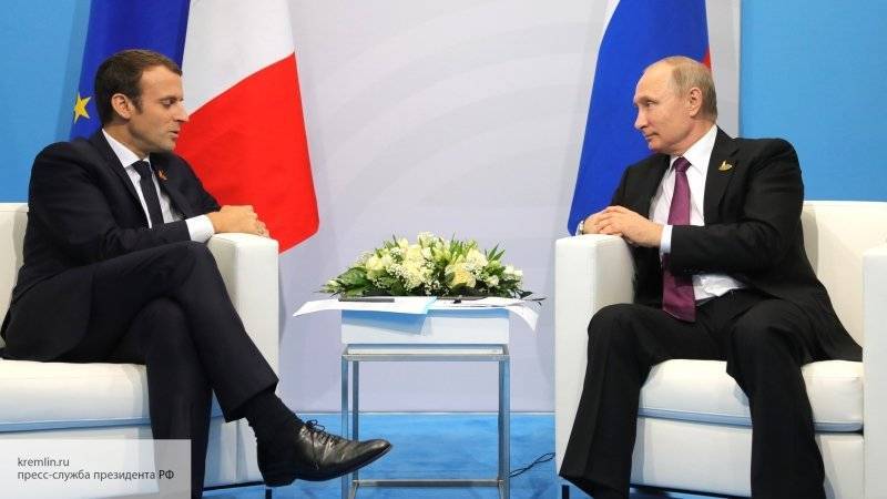 Путин и Макрон по телефону обсудили Украину