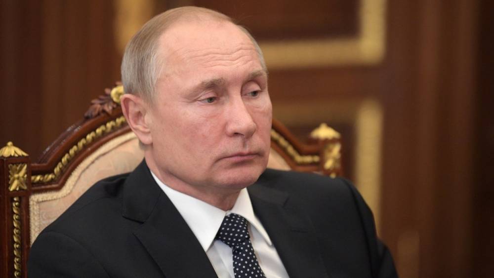 Путин разрешил привлекать к труду осужденных вне колоний-поселений