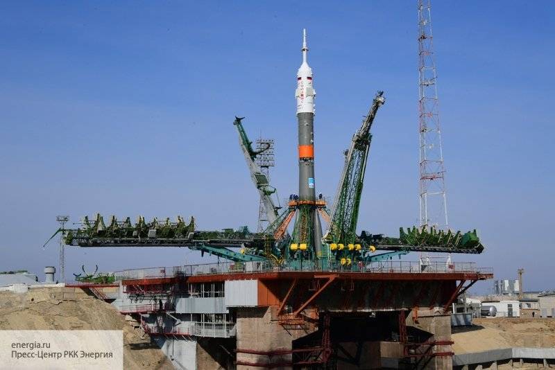 Ракету «Союз-ФГ» готовят к старту с Байконура