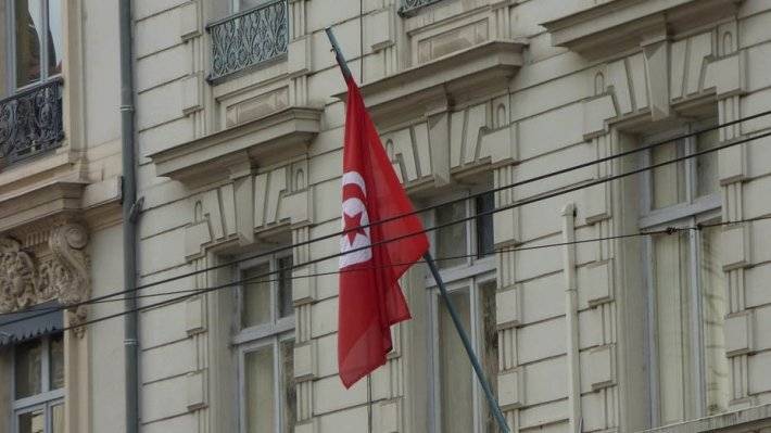Сломавшего позвоночник в Тунисе россиянина доставят спецбортом в Москву