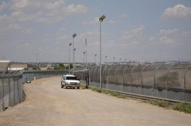 Пентагон отправил на границу с Мексикой еще две тысячи военнослужащих