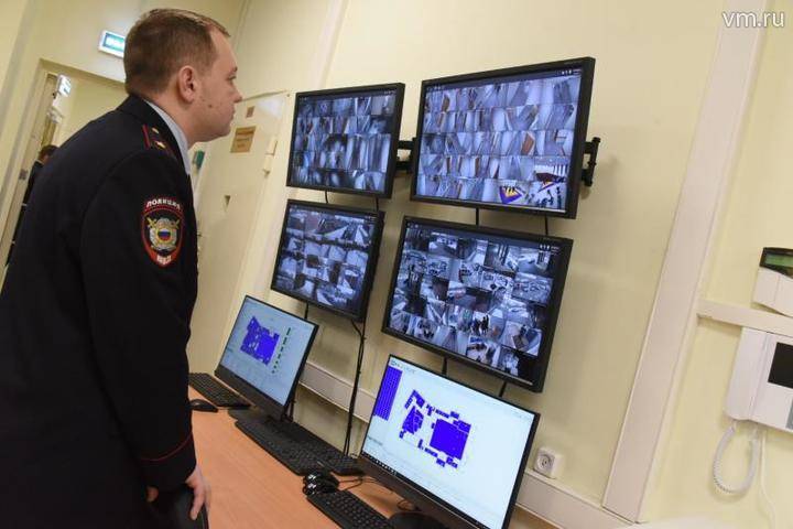 Мужчина с соучастниками украл кабель на западе Москвы
