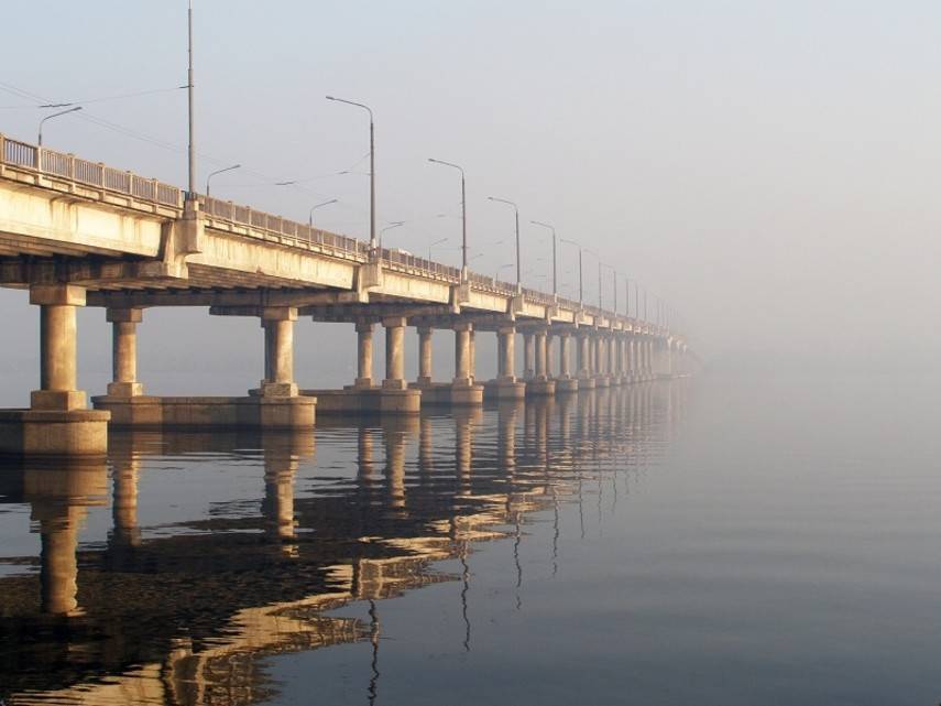 Центральный мост в Днепре перекрыли на два месяца