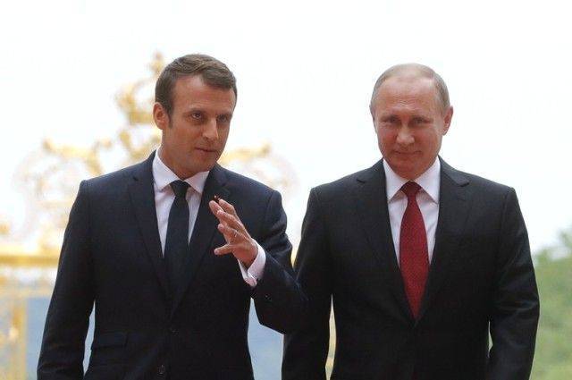 Президент Франции провел телефонные переговоры с Владимиром Путиным