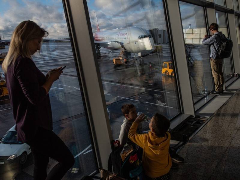 Сотня детей застряла в аэропорту Шереметьево