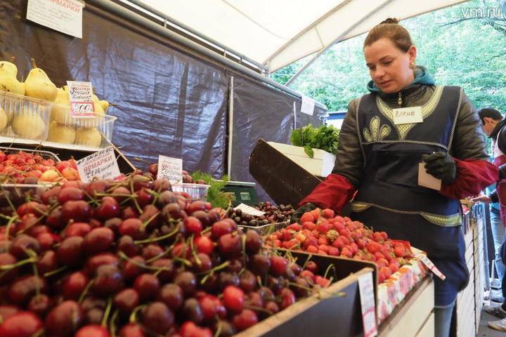 НДС на фрукты и ягоды предложили снизить в России