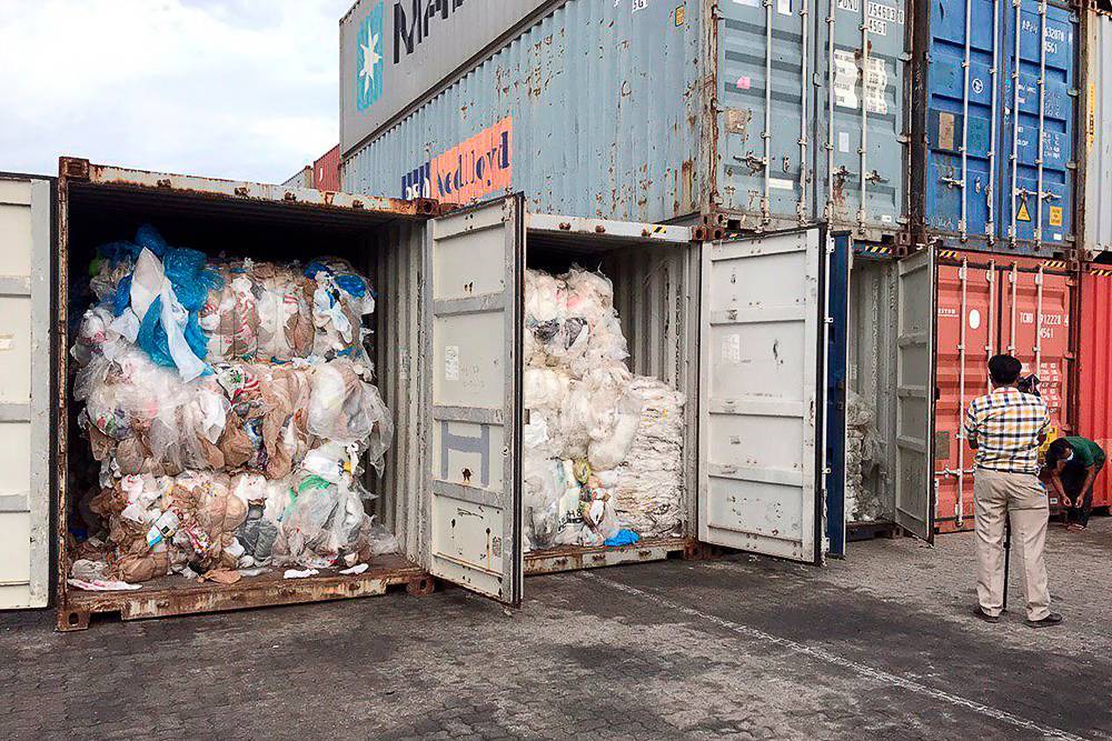 Камбоджа заявила, что вернет пластиковый мусор США и Канаде