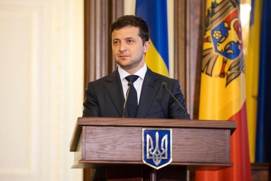 В Кремле оценили идею Зеленского о выдаче украинских паспортов