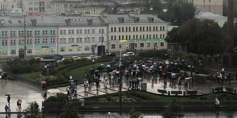 На Трубной площади в Москве снова провалился митинг оппозиции