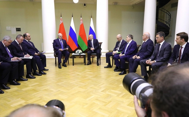 "Лукашенко не будет сдавать суверенитет за непонятные гарантии. Противоречия к концу года обострятся"