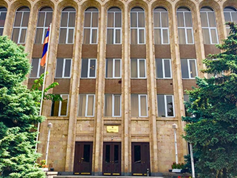 Конституционный суд Армении приостановил дело Кочаряна