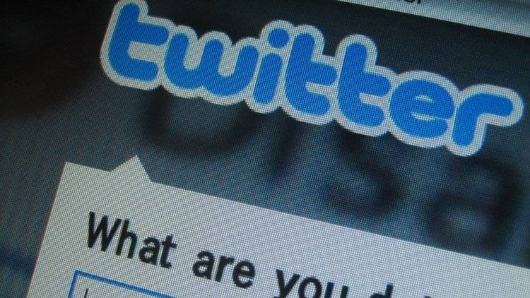 Twitter удалил по требованию РКН пост, оскорбляющий народ России