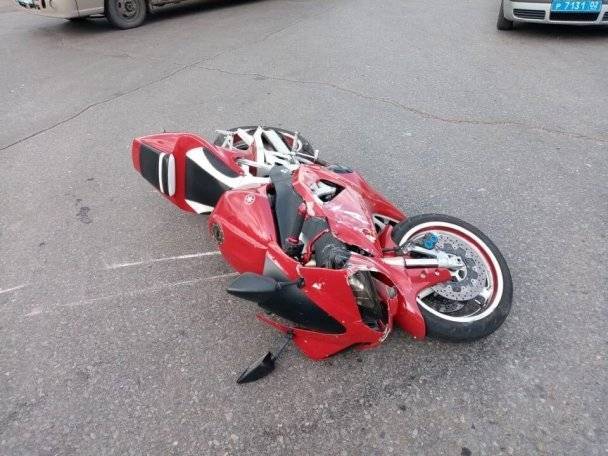 В Уфе автобус сбил 21-летнего мотоциклиста