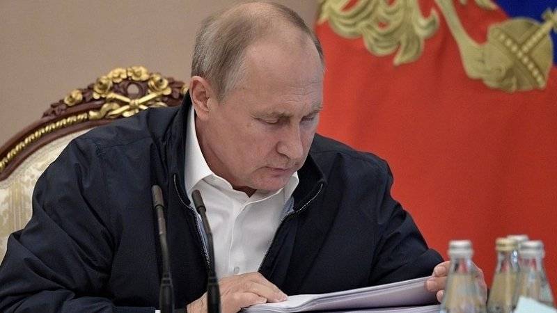Путин поддержал введение режима электронной визы в Петербурге и Ленобласти
