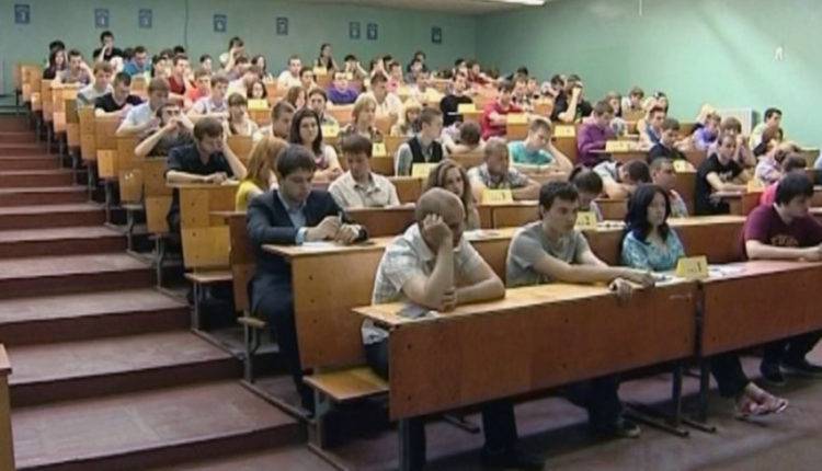 Молодые россияне усомнились в важности высшего образования для успешной карьеры