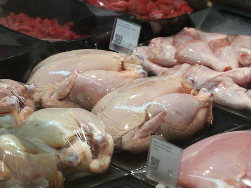 Опасные бактерии нашли в популярных марках курицы