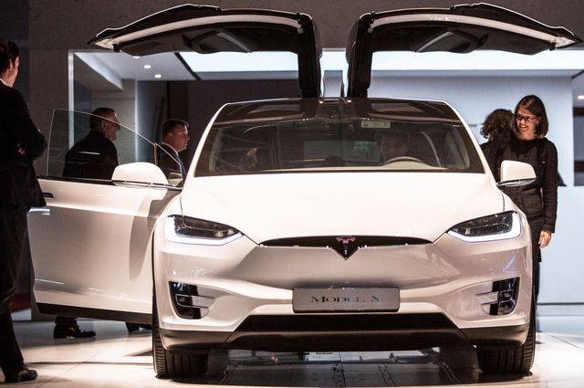 Екатеринбурженка получит около 20 млн рублей за неисправное авто Tesla