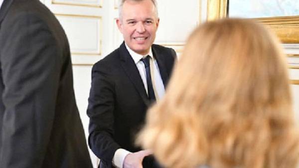 Французский министр роскошно проел бюджетные деньги