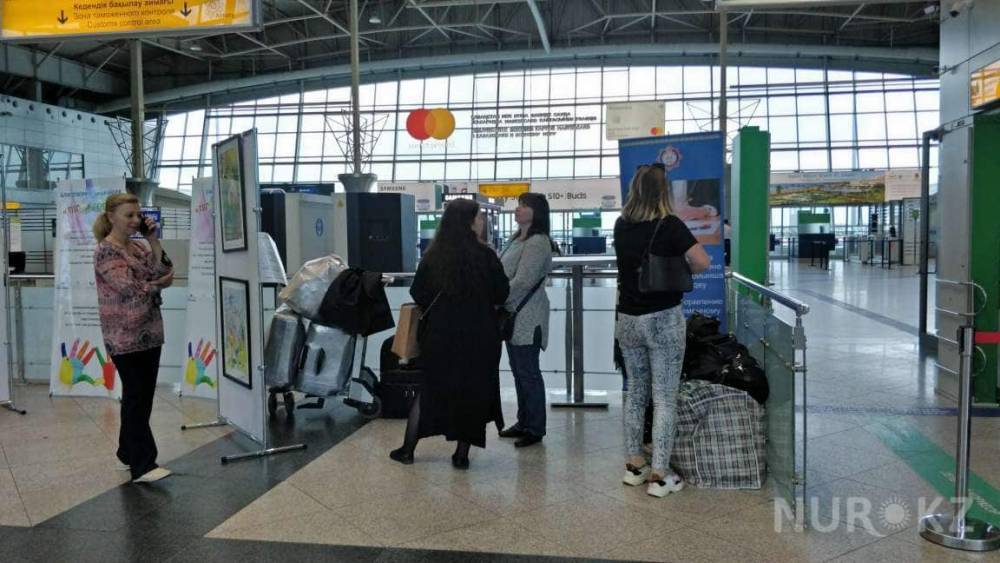 Аэропорт Алматы запустил "горячую" линию для пассажиров в WhatsApp