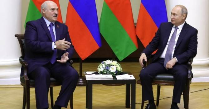 "Вы еще с нами не рассчитались за последнюю войну". Лукашенко озвучил претензии к Западу