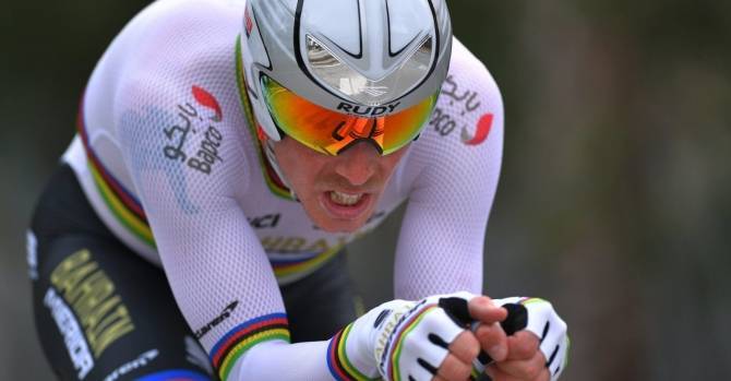 Австралийского велогонщика Роана Денниса более часа не могли найти на 12-м этапе "Тур де Франс"