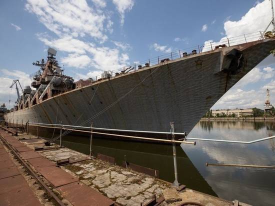 Министр предложил Зеленскому демилитаризовать крейсер «Украина»