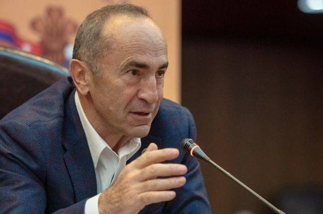 КС Армении приостановил дело в отношении Кочаряна