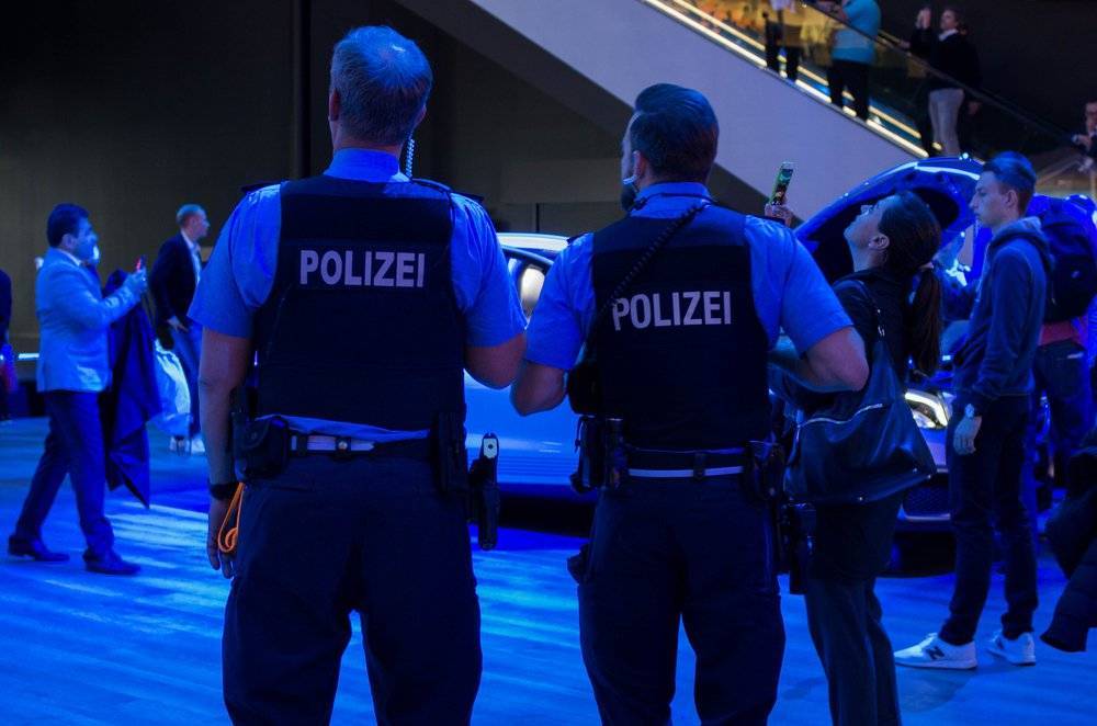 Полицейских-экстремистов в Берлине будут отслеживать и перевоспитывать