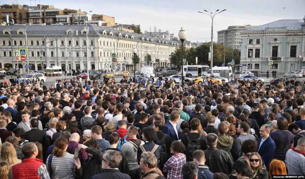 В Москве третий день проходит акция протеста на Трубной площади
