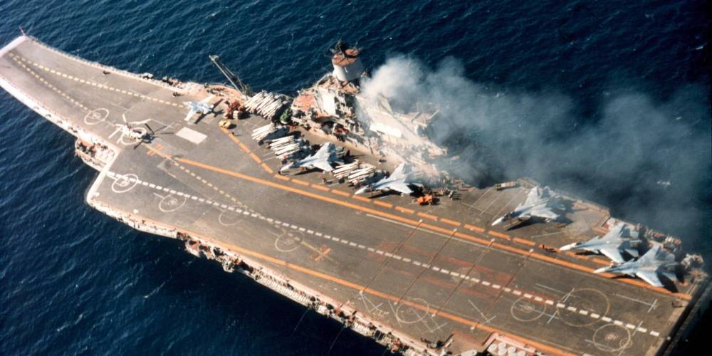 В Минобороны признали бесполезным нахождение "Адмирала Кузнецова" вблизи Сирии